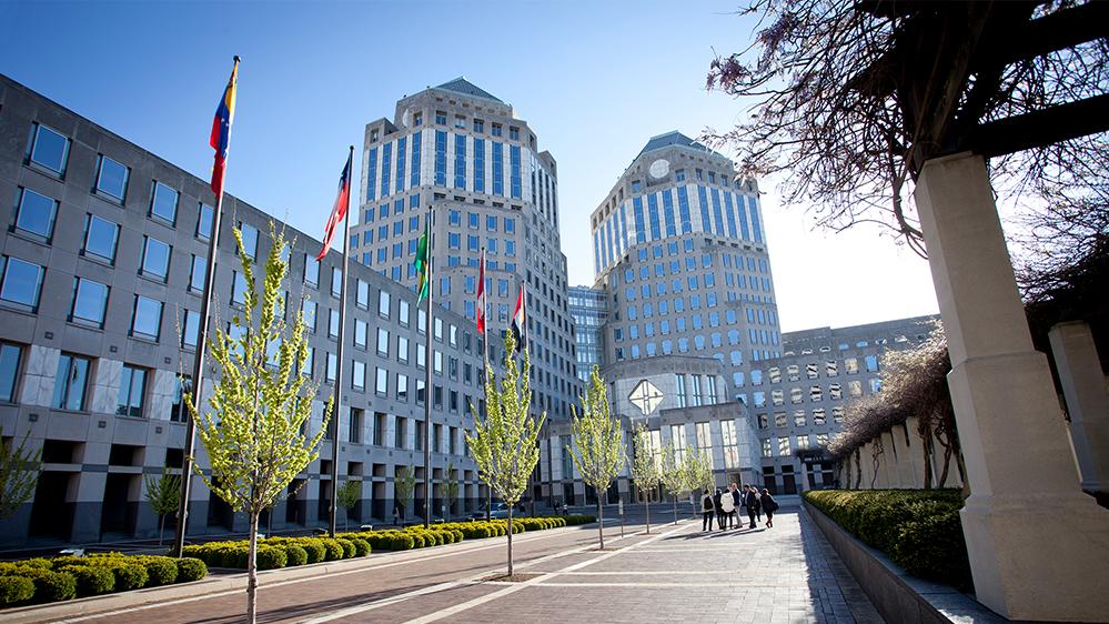 Procter & Gamble consolidates plants, adds automation