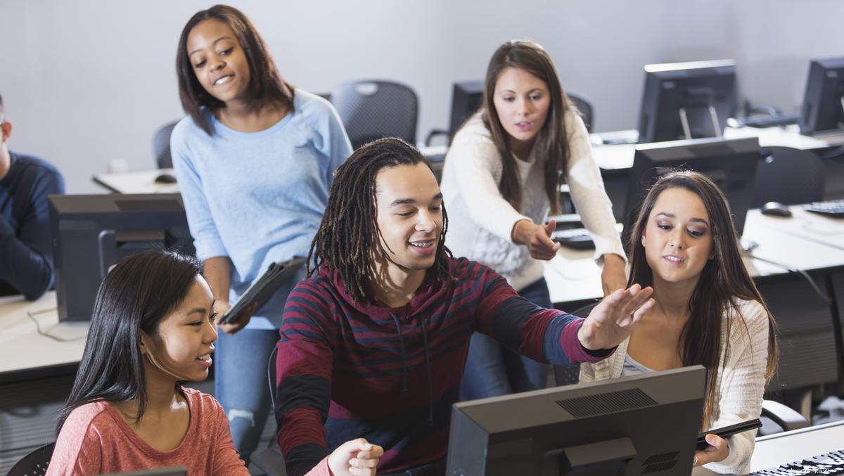 AT&T fights digital divide with connected learning center at Esperanza ...