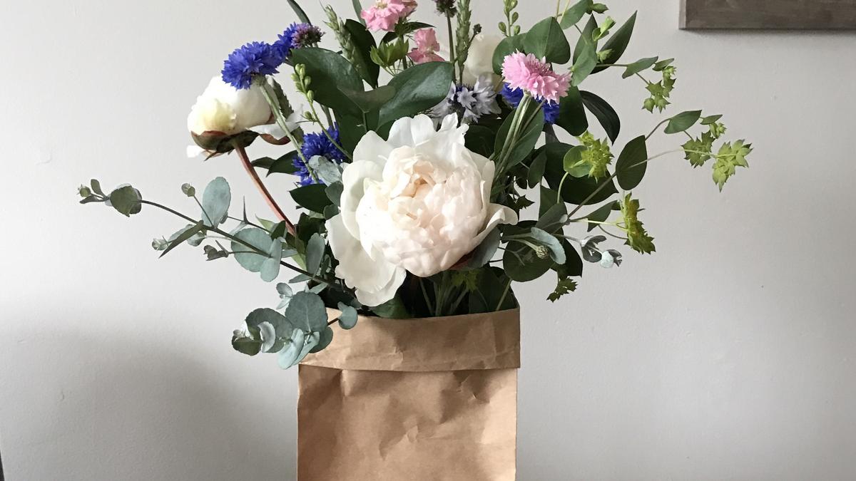 Paper Bag Flower Co., coming to CityCenterDC, uses 'rescued' blooms -  Washington Business Journal