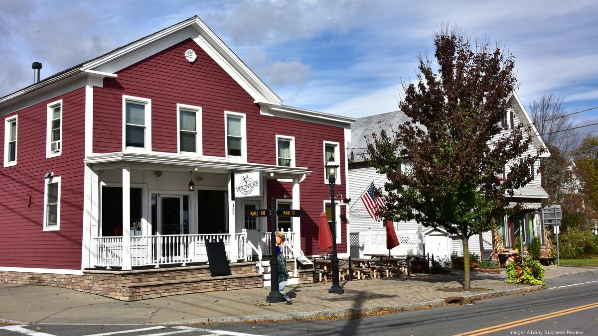 518 Foodies owner Jackie Silvestri will open Farmhouse Tap and Tavern