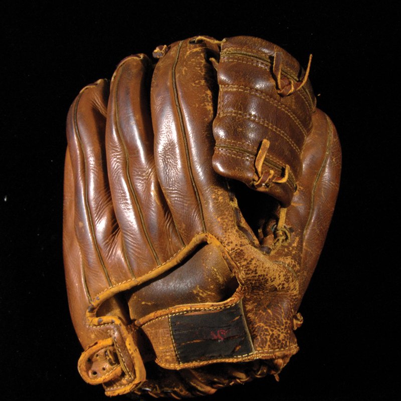2017 Slugger Auction to Include Pierce, Branca Collections, Jackie Bat and  Glove