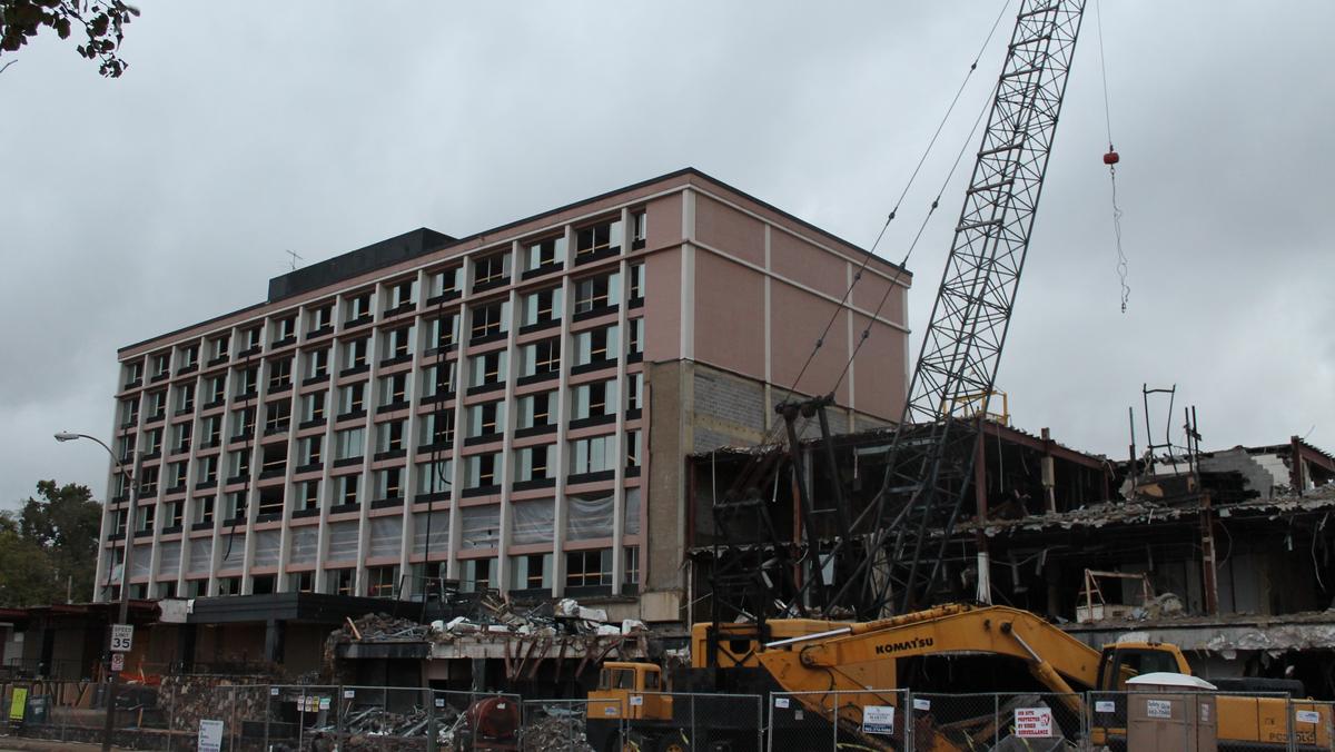 Belz Enterprises and Harbour Retail Partners' Union, McLean apartments receive Design Review