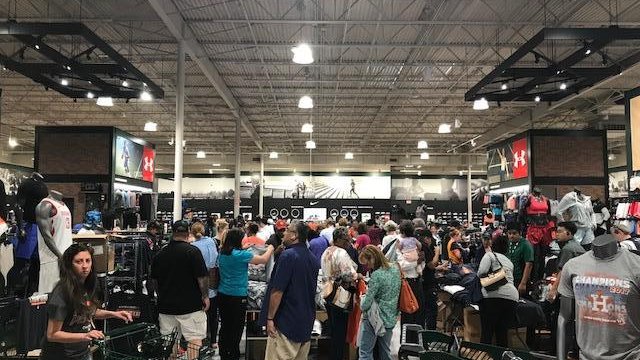 Dick's Sporting Goods store extending hours after Astros World Series win