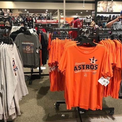 Austin-area Dick's Sporting Goods stores open early to sell Astros ALCS Championship  gear