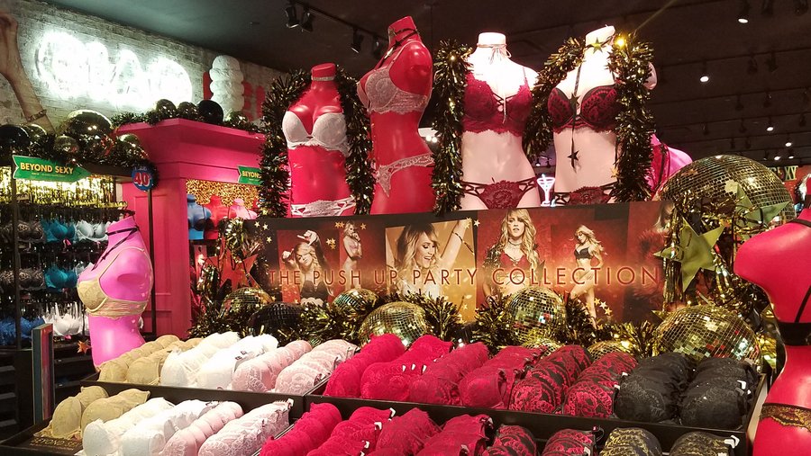 La Senza bra and panty, special christmas photo. this is…