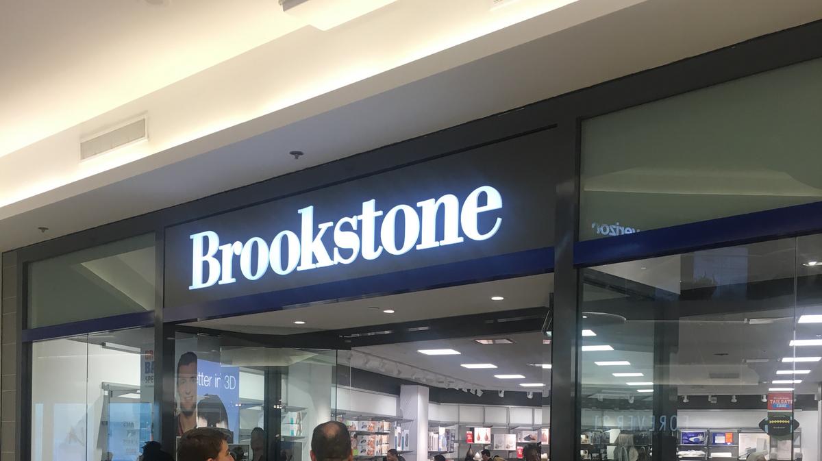 Brookstone to close two Hawaii stores following Chapter 11