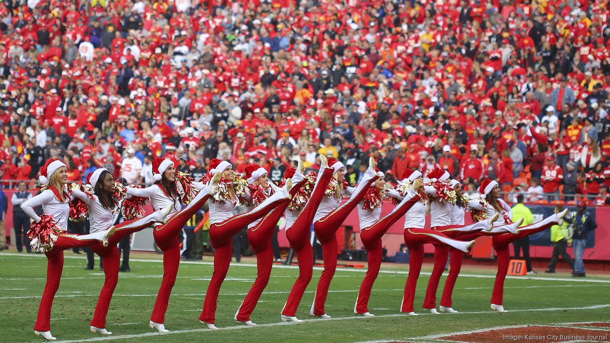 Photos: Chiefs Cheer On Tuesday of Super Bowl LVII Week