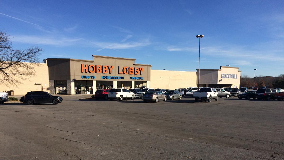 Olathe shopping center sells Kansas City Business Journal