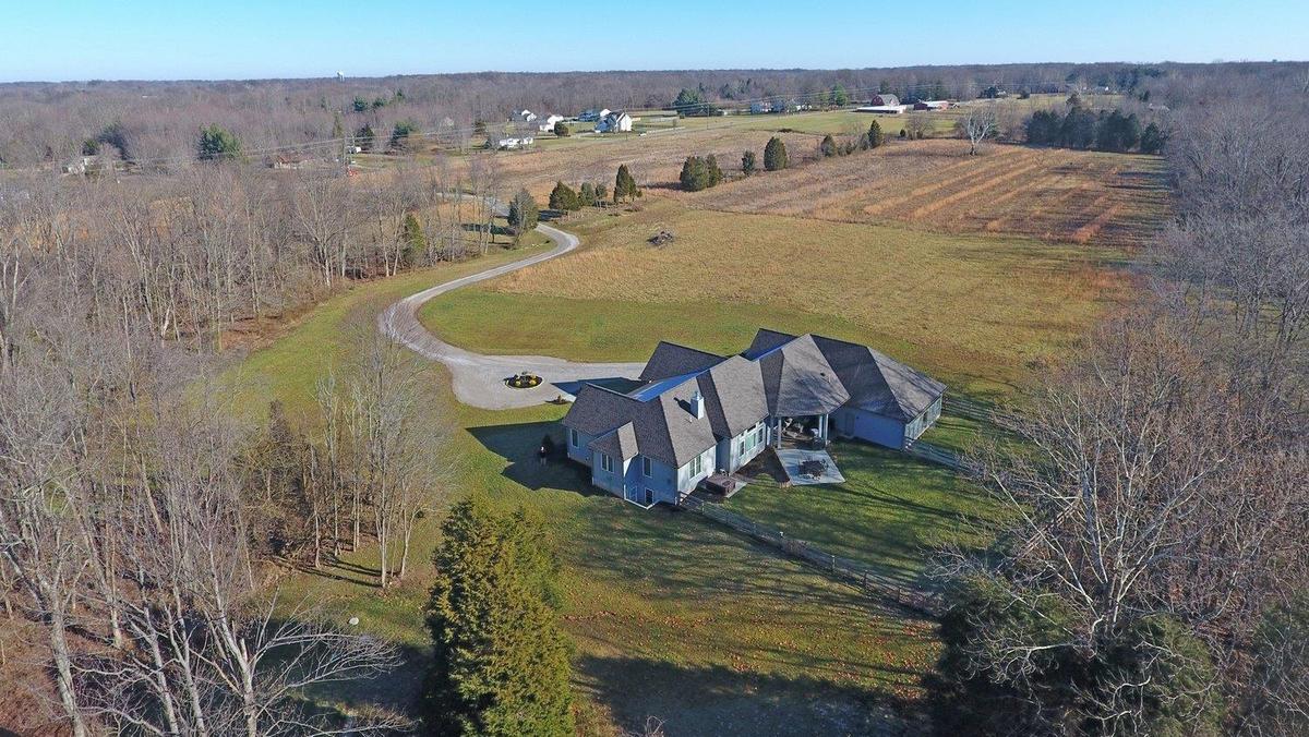 Former Cincinnati Bengals tight end Tyler Eifert sells Greater Cincinnati  home - Cincinnati Business Courier