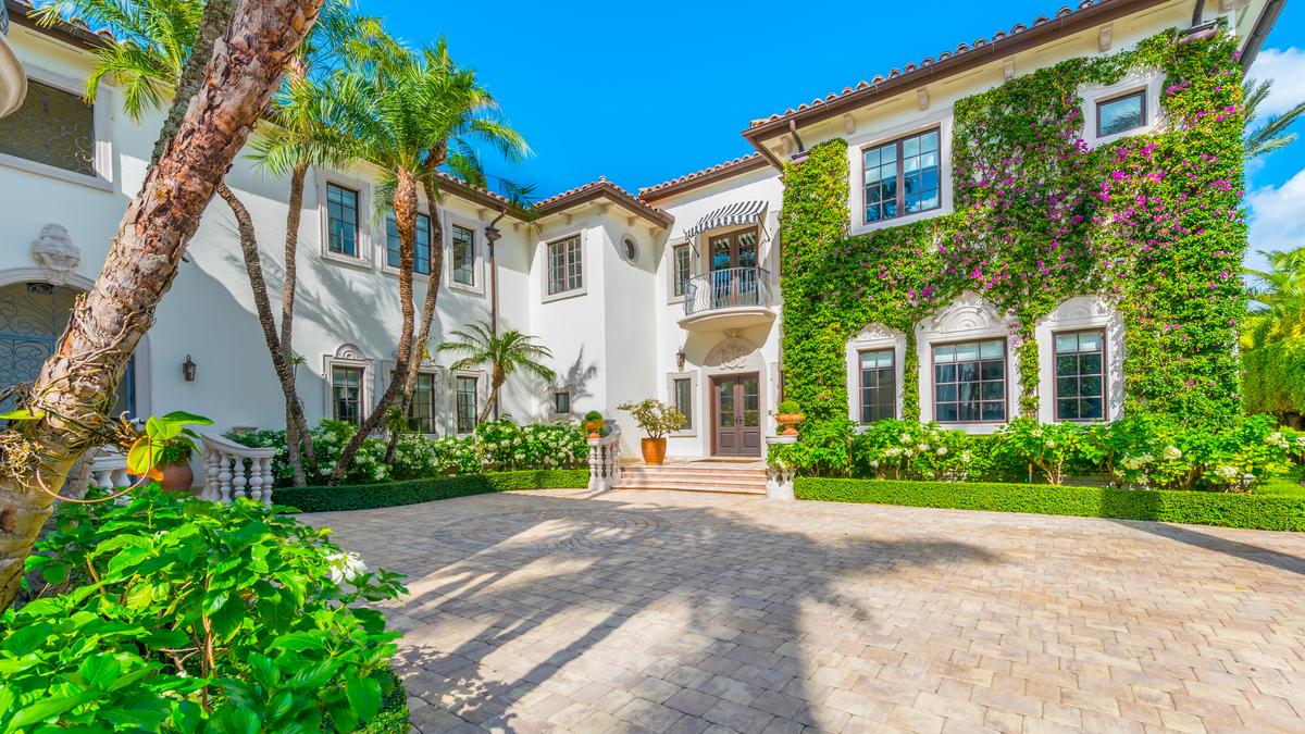 Baseball Hall of Famer Mike Piazza lists Miami Beach mansion for $18.5M ...