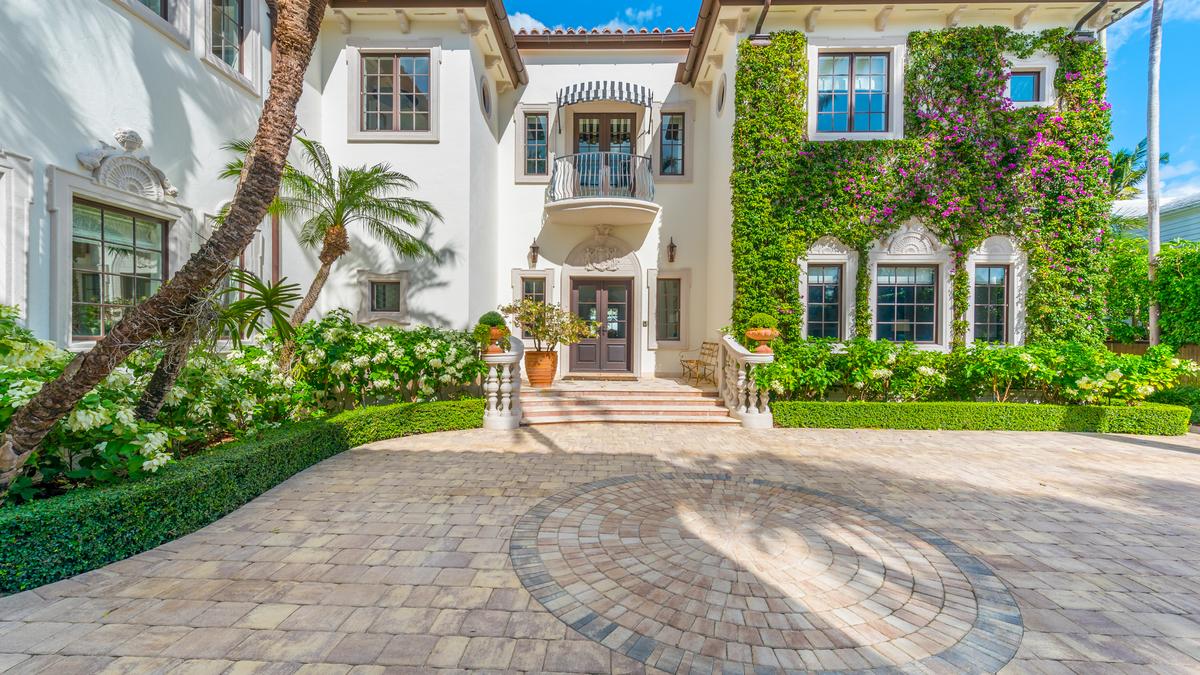 Baseball player Mike Piazza sells Miami Beach home to Jeffrey