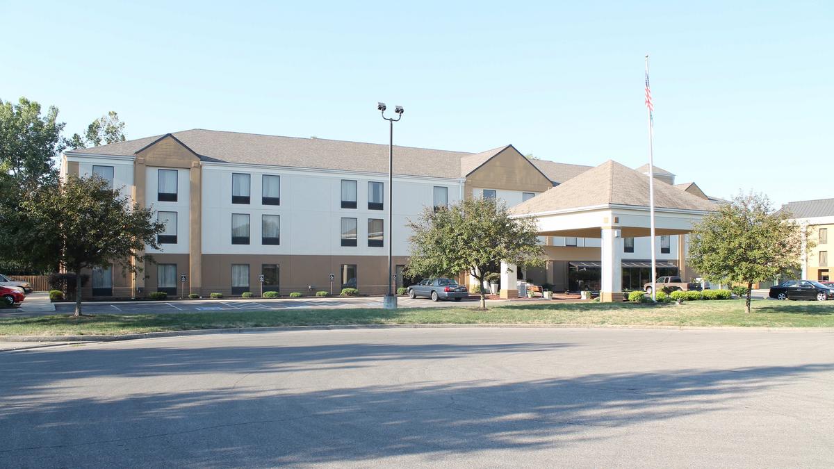 Huber Heights hotel sells for $4.9 million - Dayton Business Journal