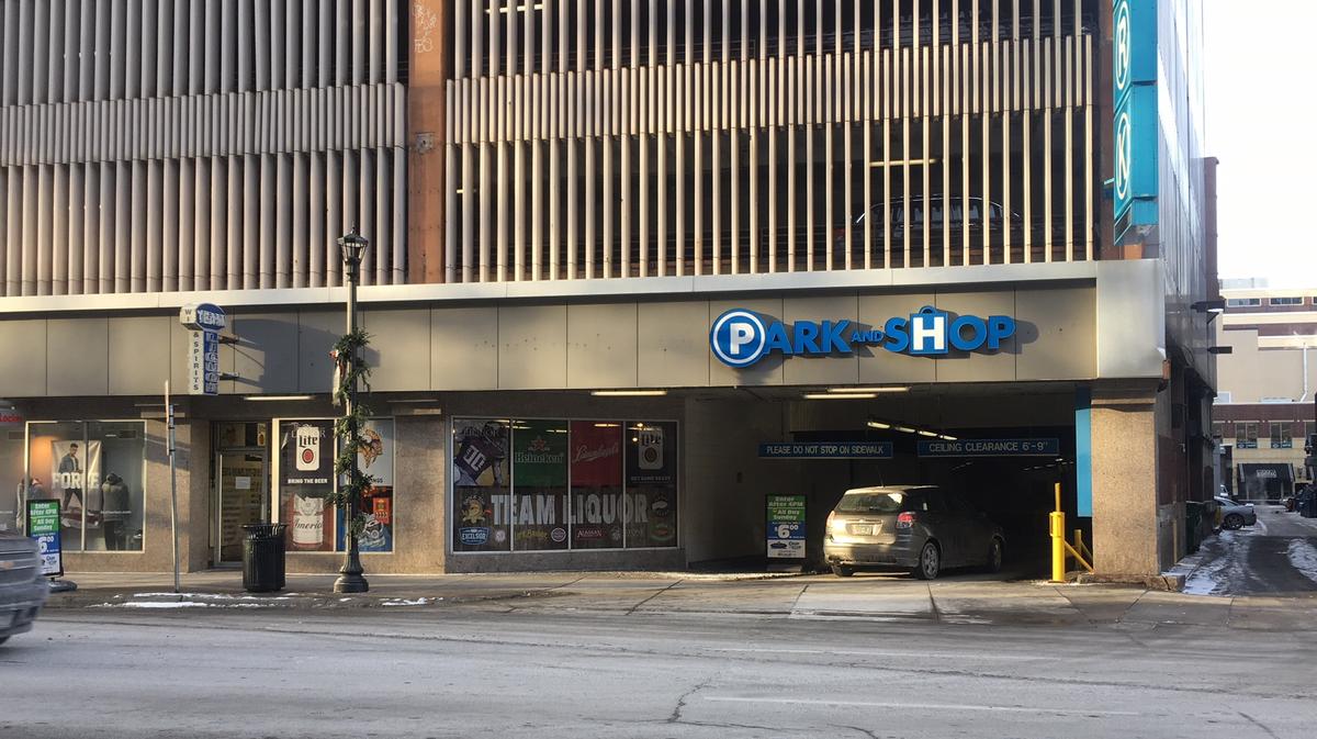 Downtown St. Louis Liquor Store