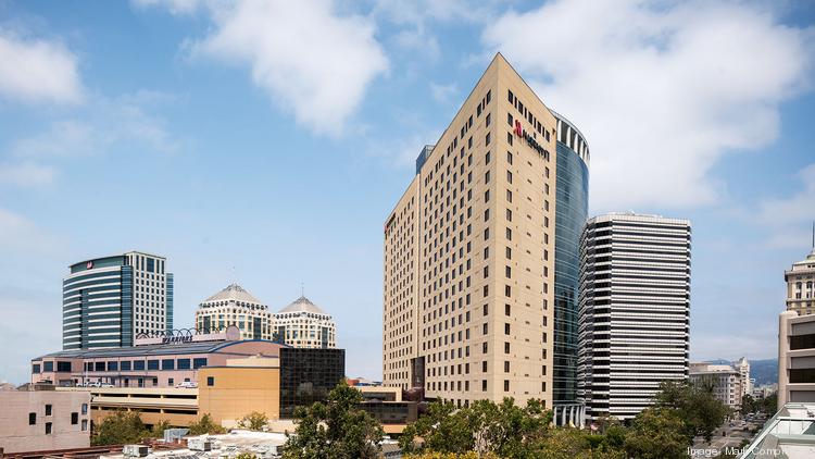 Oakland Marriott City Center Workers Strike As Negotiations - 