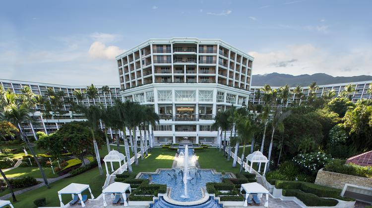 Blackstone Group Reportedly Paying 1 Billion To Maui S Grand Blackstone Is Reportedly Ing The Grand Wailea A Waldorf Astoria Resort On Maui