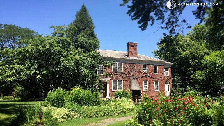 A Tree House Suite And Historic B Are Among Als Booking Site Super Bowl Als Unique Options In Twin Cities Include A Luxury Tree House And Countryside Bed Breakfast