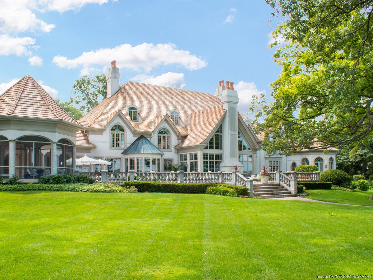 Ex-Chicago Cub Kerry Wood sells Lake Geneva home