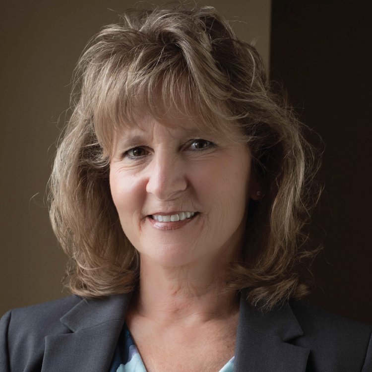 Diane M. Spitznagel, Esq., CTFA People on The Move Cincinnati