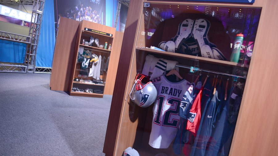 Super Bowl Experience turns L.A. Convention Center into NFL theme