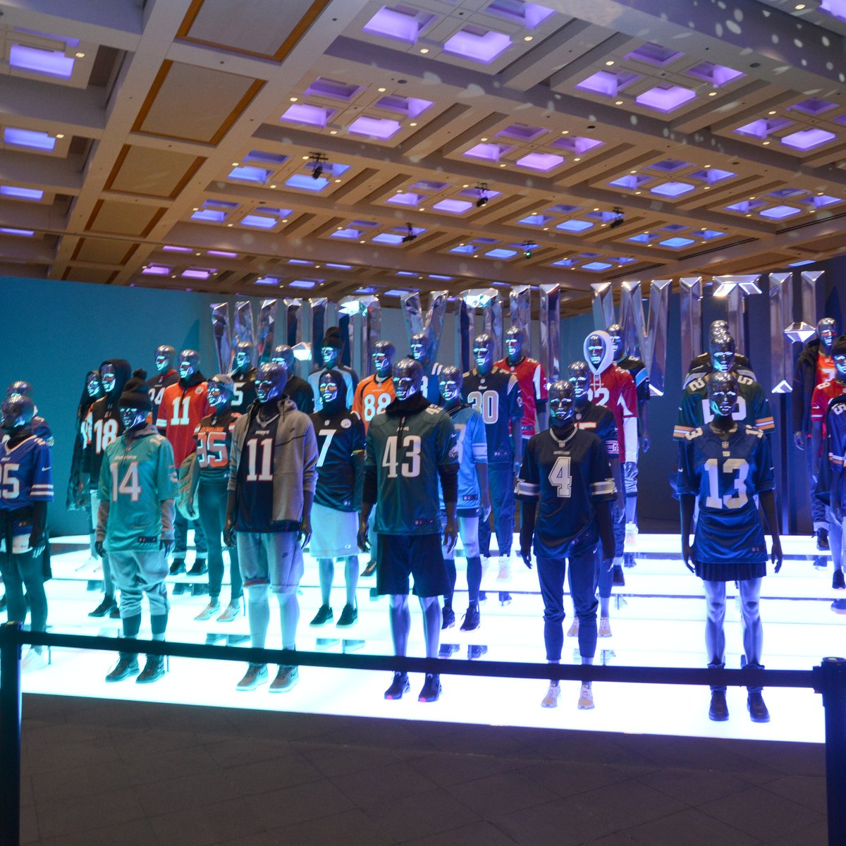 Super Bowl Experience turns L.A. Convention Center into NFL theme park –  Orange County Register