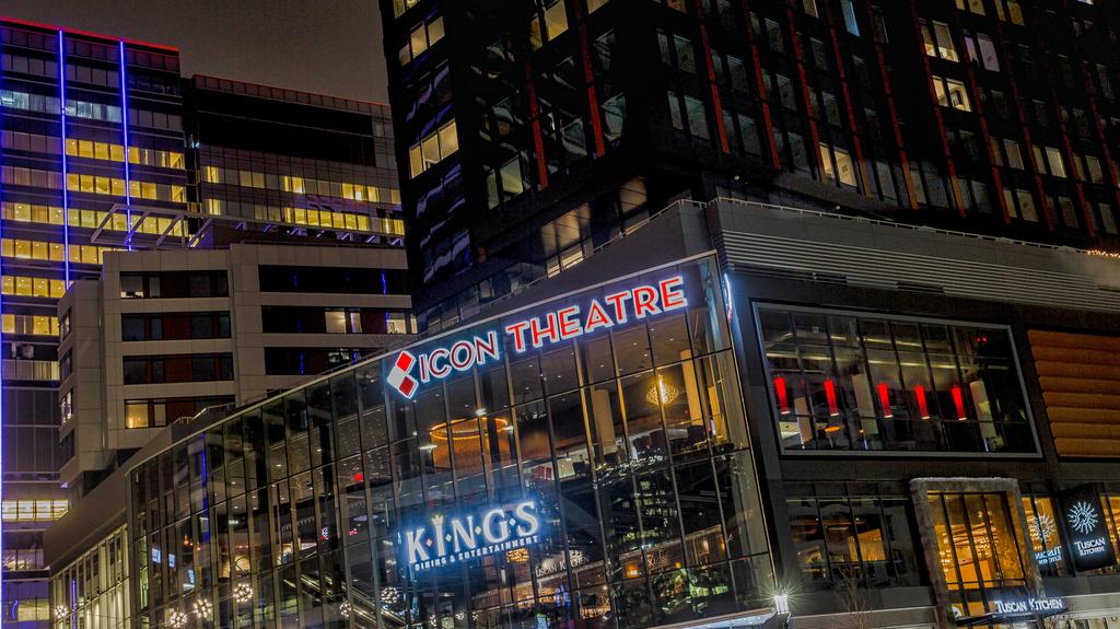 Inside Boston S New Luxury Kerasotes Showplace Icon Movie Theater In The Seaport District Boston Business Journal