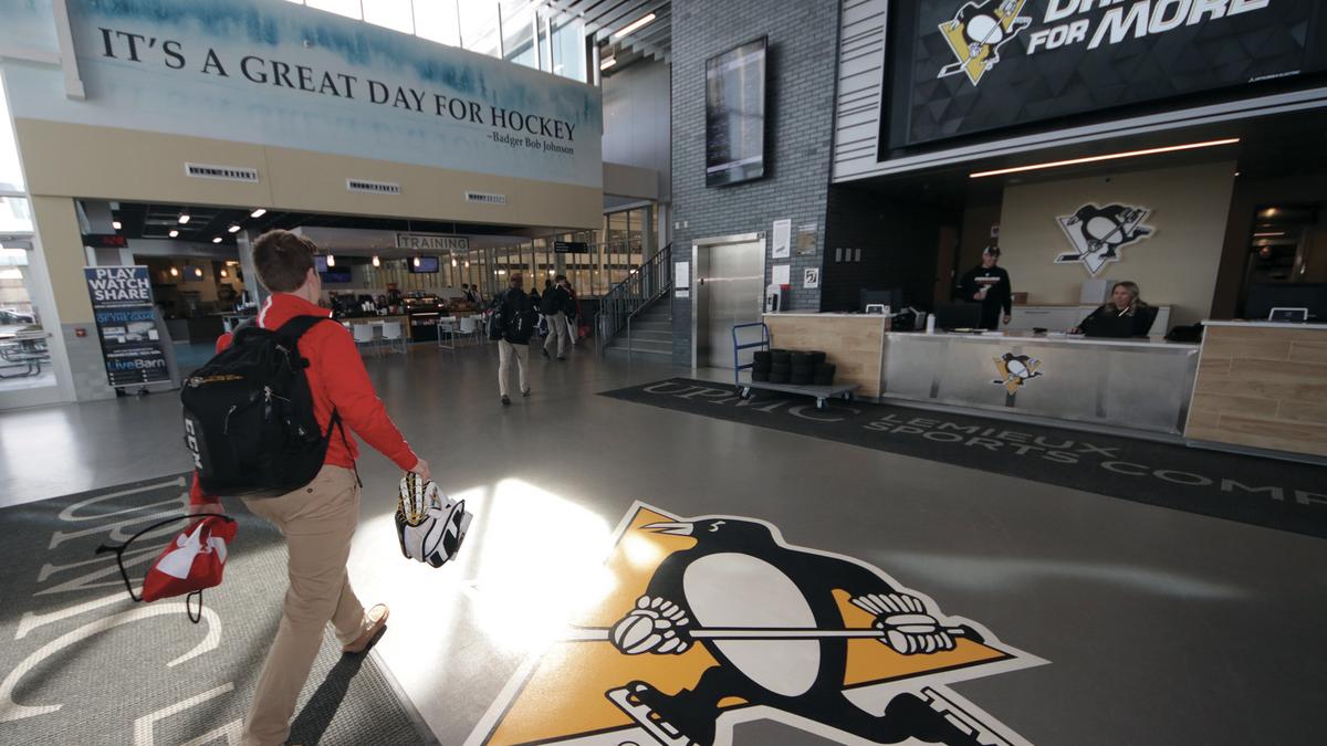 Photos: EXCEL Hockey Academy students practice at UPMC Lemieux Sports ...