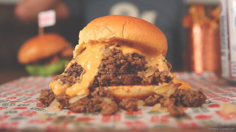 Burger restaurant Moo & Brew to open second location in Matthews