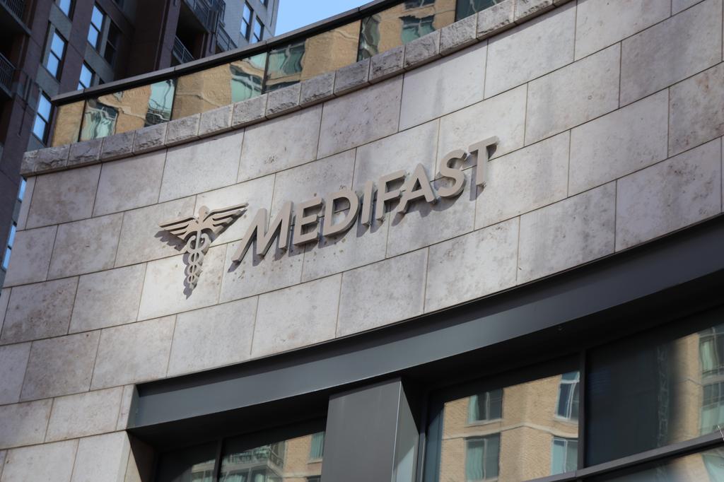 Citadel, Point72, and Renaissance Technologies Have all Recently Increased Their Stakes in Medifast (NYSE: MED)