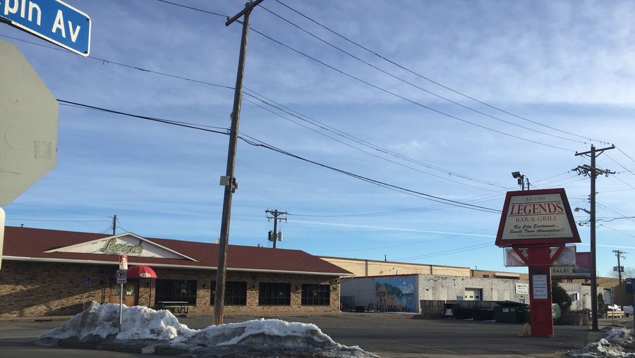 Barbecue restaurant Lipstick Pig replacing Legends in Northeast Minneapolis Minneapolis / St