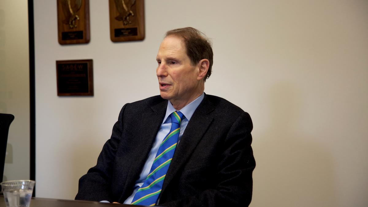 Sen. Wyden questions Portland General Electric on rate hikes Portland