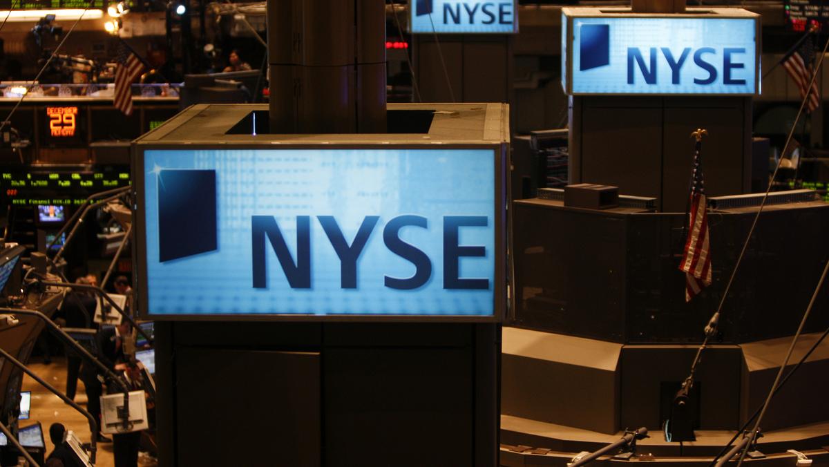 Dow Jones Industrial Average Drops More Than 700 Points, Posts Worst ...