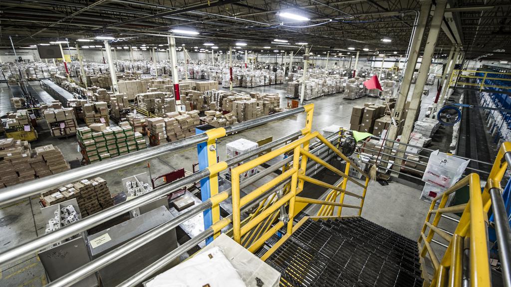 Amazon.com Confirmed To Take Over Part Of J.c. Penney's Former Wauwatosa  Warehouse - Milwaukee Business Journal