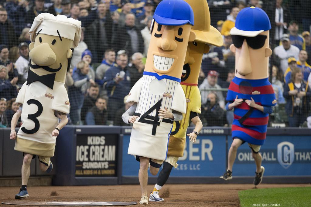 Brewers' kids in Sausage Race, 06/13/2018