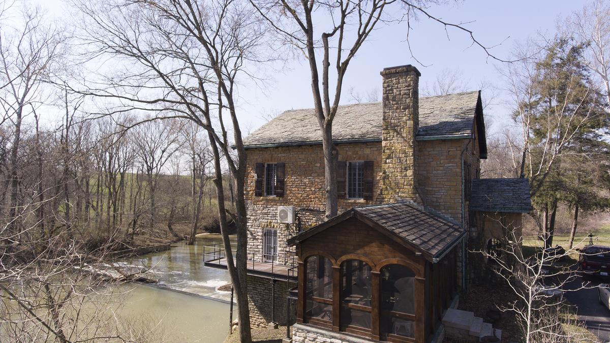 Stoner Mill Farm in Paris, Ky., up for auction; site of 'Seabiscuit' filming Louisville
