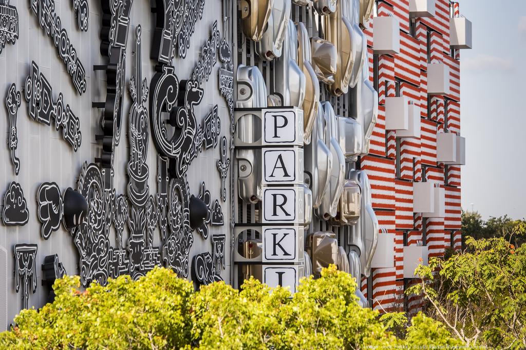 Miami parking facility Museum Garage combines several exterior designs