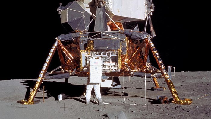 eva-as11-40-5927*900xx700-394-