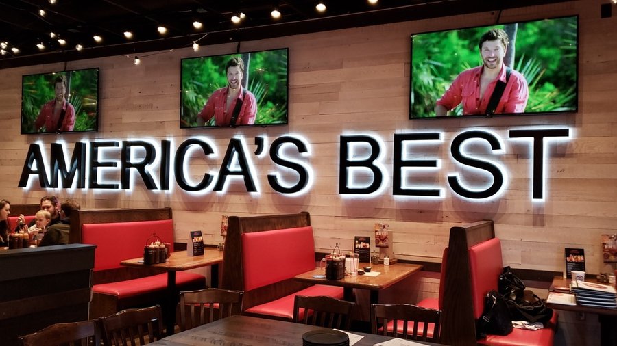 Famous Dave's sales climb, but franchise buybacks put a hit on profits