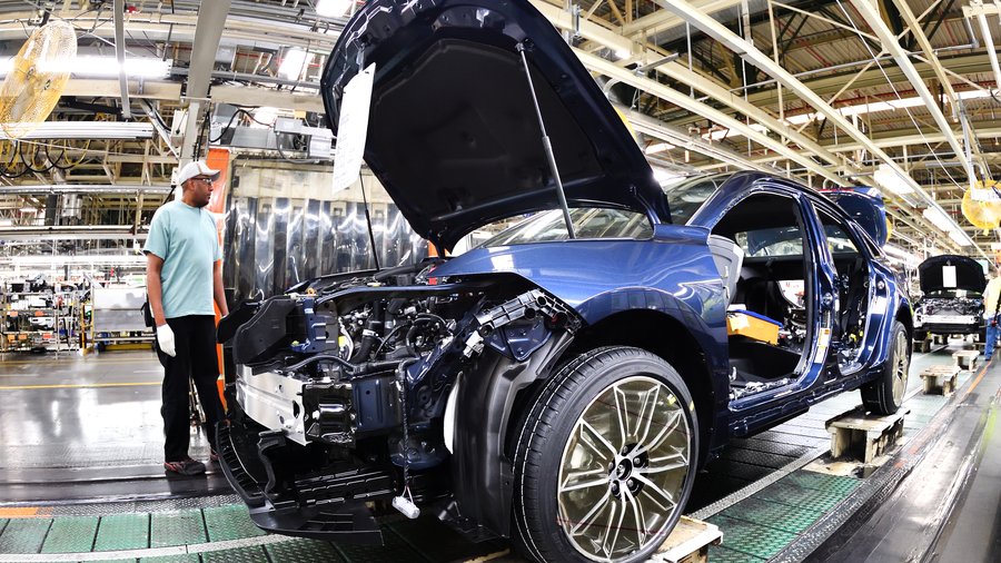 Toyota unveils new 2019 Avalon at Georgetown, Ky., manufacturing plant ...