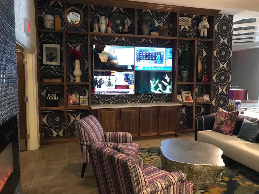 City Club Hotel Lounge TV