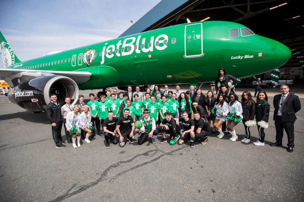 JetBlue paints an Airbus A320 for the NFL's New York Jets