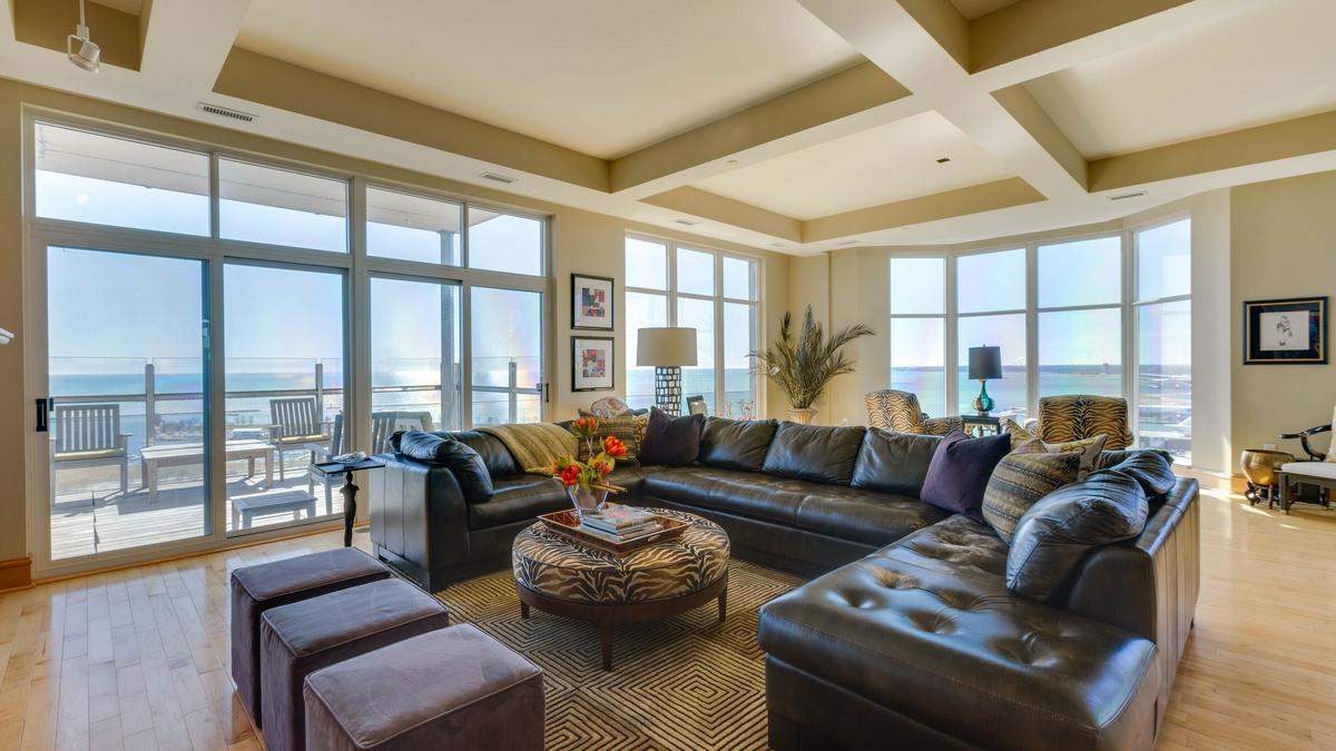 16th floor downtown Milwaukee condo on the market for 1.6 million Milwaukee Business Journal