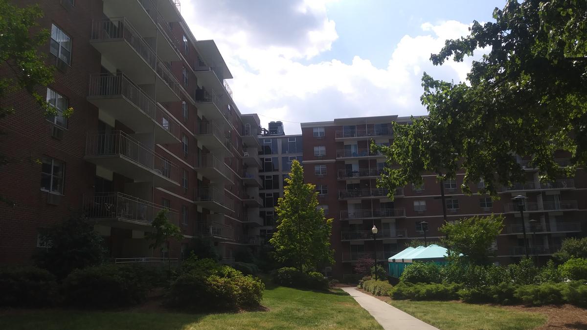 10story apartment complex pitched for Glenwood Ave Triangle Business