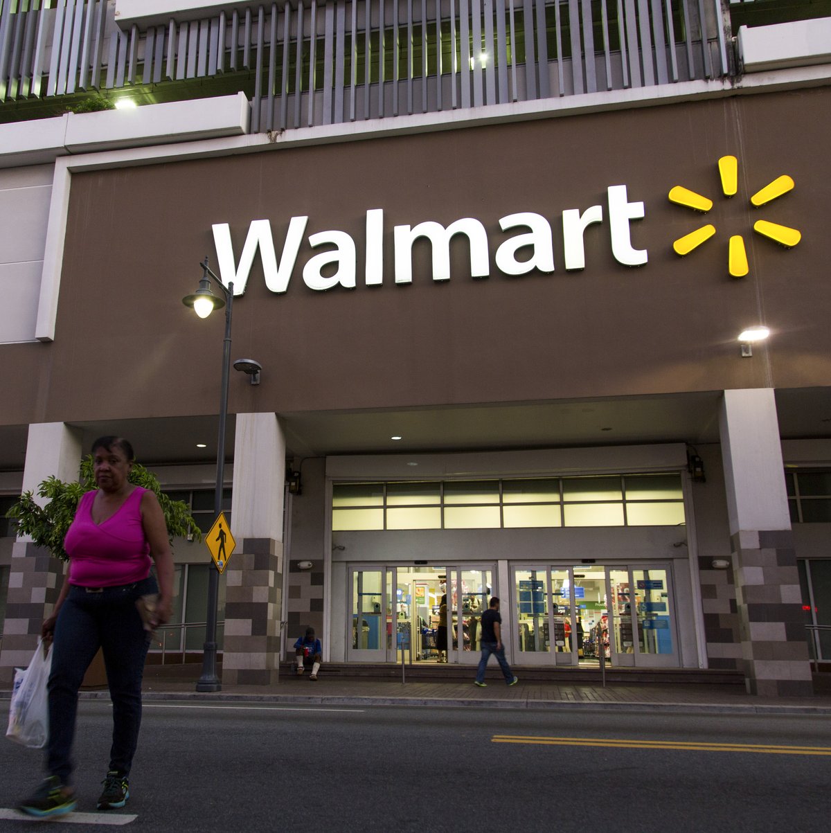 Walmart Launches Website With Lord & Taylor for Wealthy Shoppers