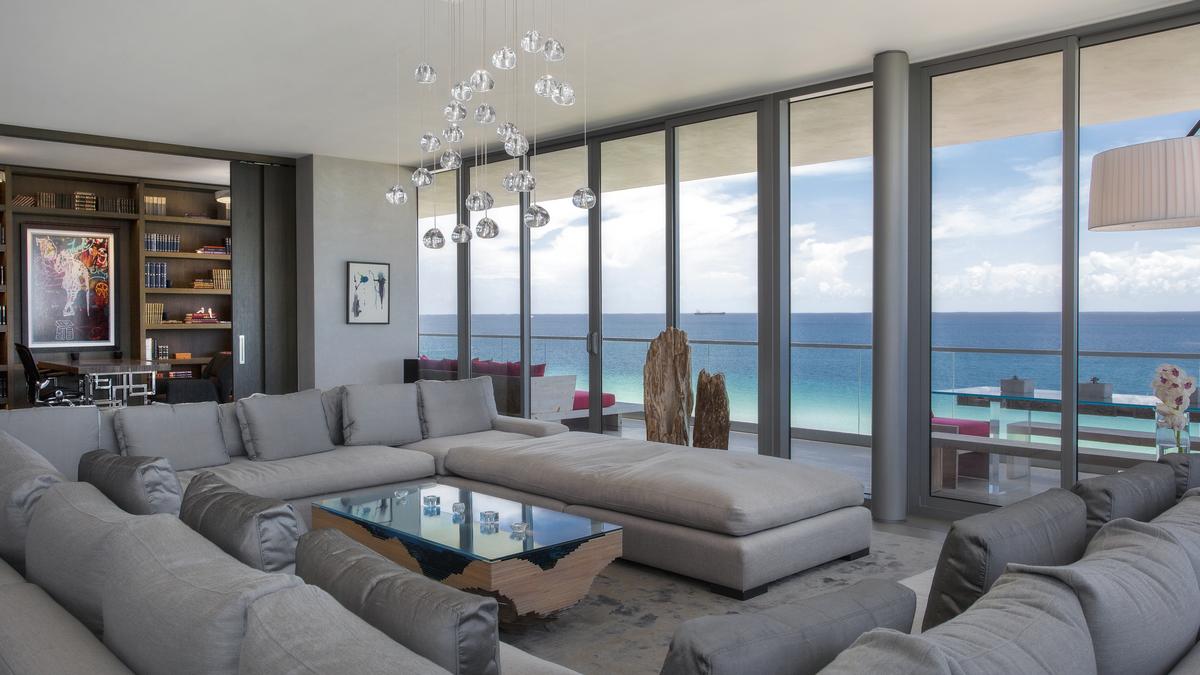 Billionaire Cliff Asness sells South Beach penthouse for big loss ...