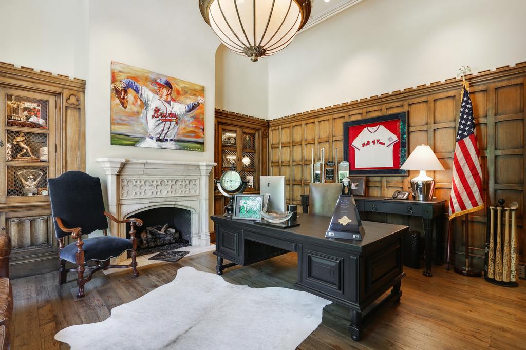 Inside The Former Atlanta Braves Pitcher Tom Glavines 675 Mansion A Lavish Heaven 