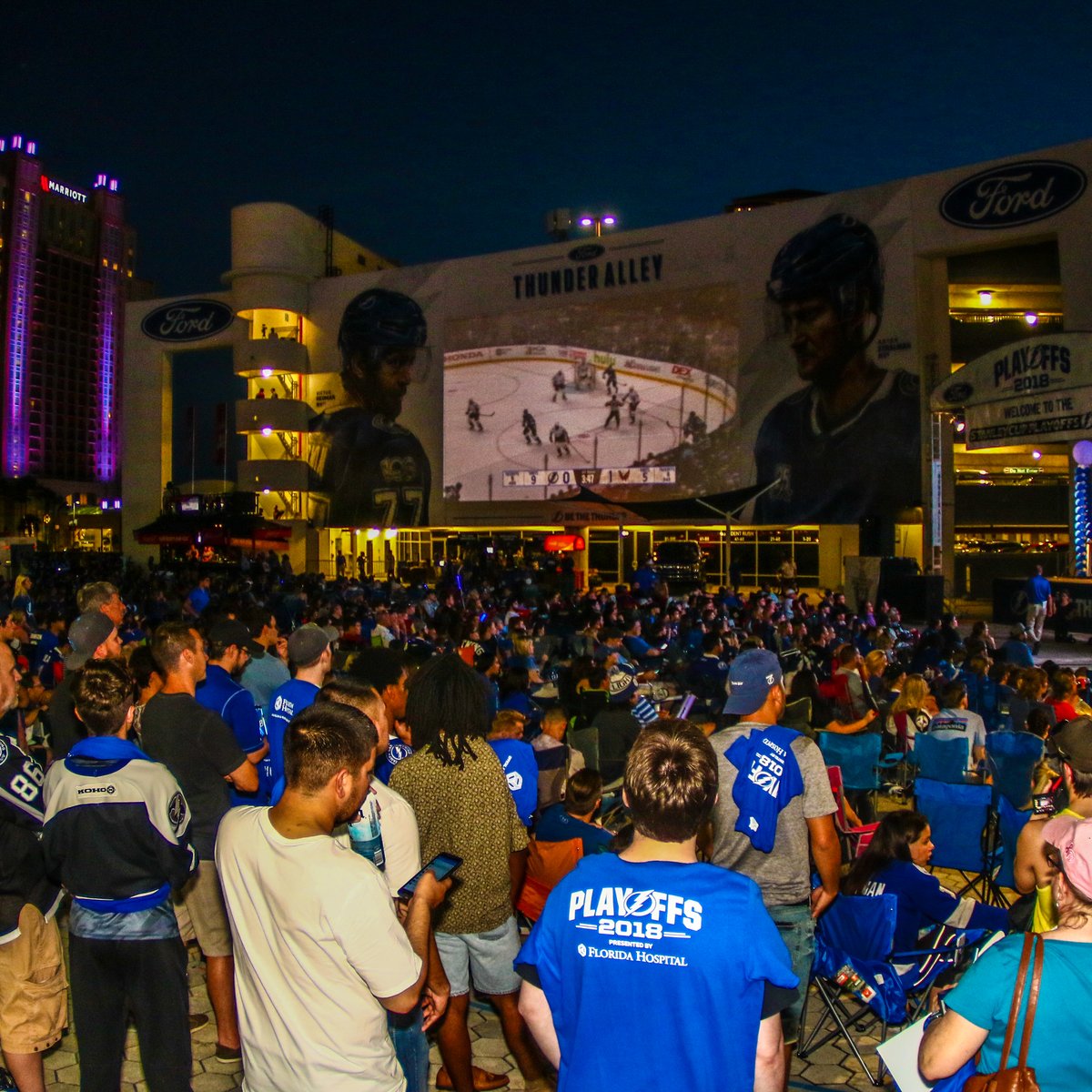 Lightning fans stock up on playoff apparel