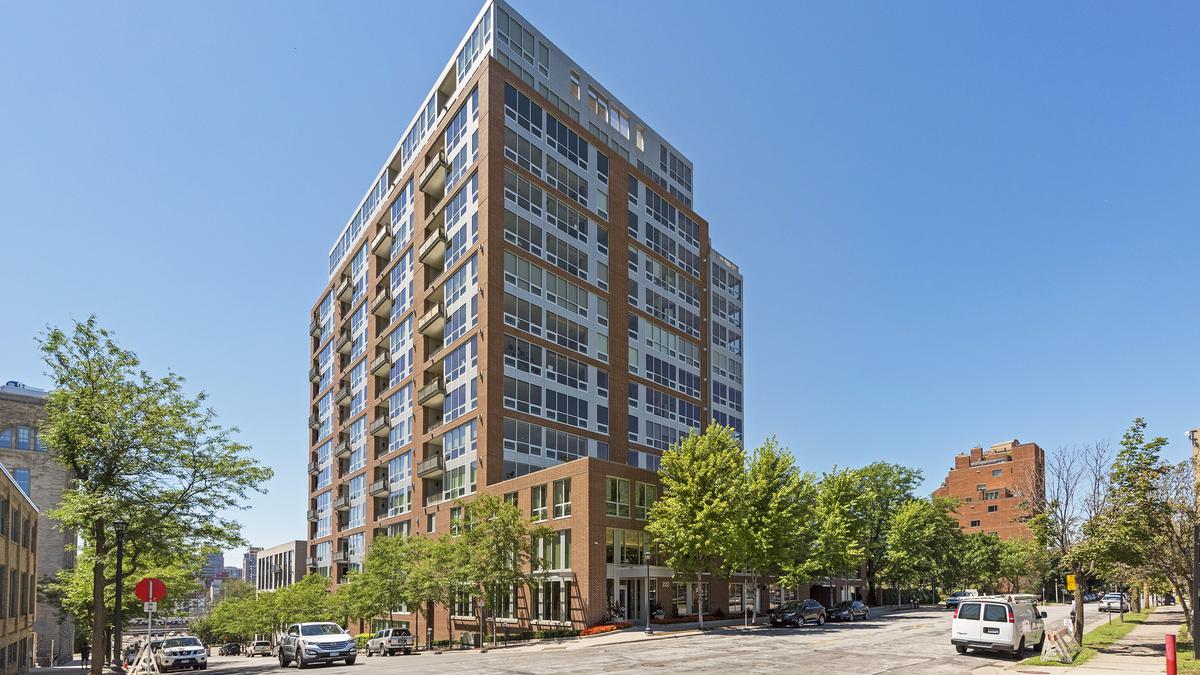 MarcyHolmes penthouse overlooking Mississippi River listed for 2.5