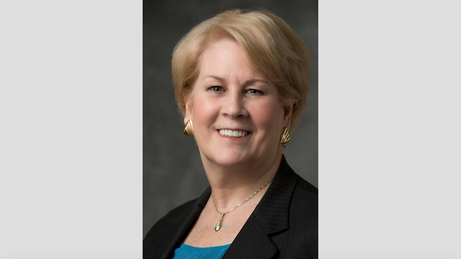 POWER LUNCH Peggy McCausland, president of Philadelphia's Forum of