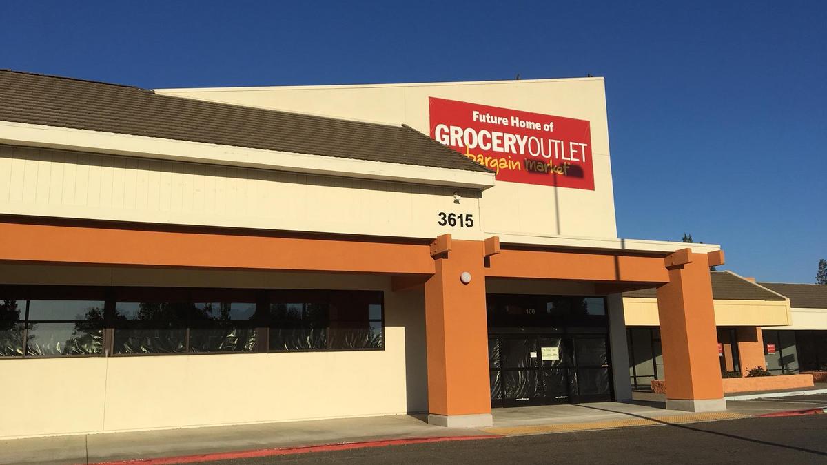 Grocery Outlet Dollar Tree Joining Center Sacramento Business Journal Two Anchor S Joining Bradshaw Road Retail Center