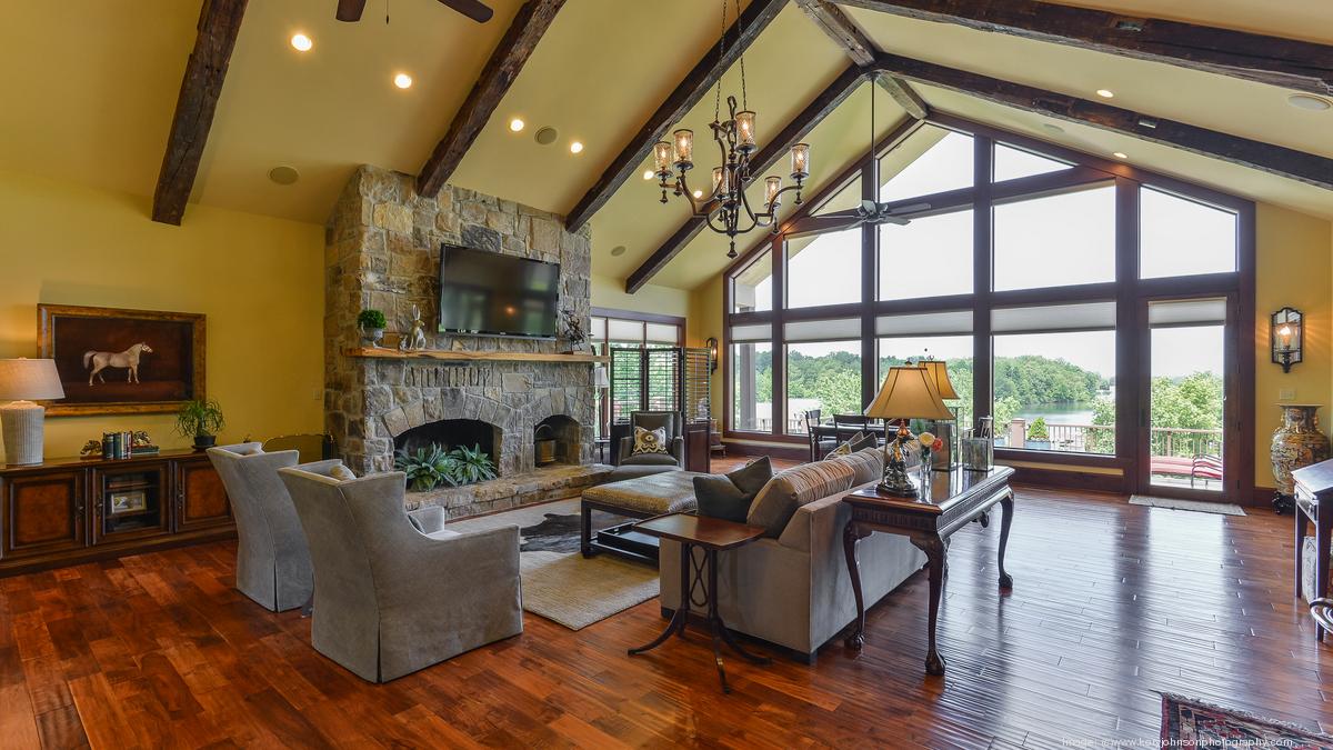 Whitesville, Ky., estate with three luxury homes, lake on the market